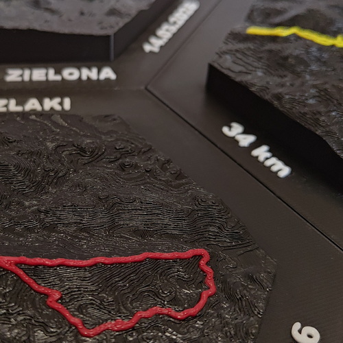 Zbliżenie na personalizowane mapy 3D